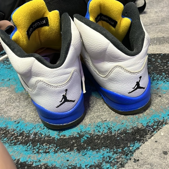 Air Jordan 5 Retro 'Laney' 2013 - Picture 3 of 4